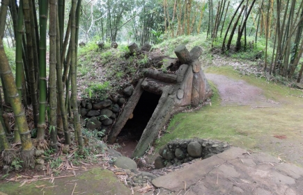 Vinh Moc Tunnels