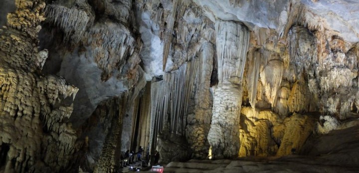 Thiên Đường Cave (Paradise Cave)